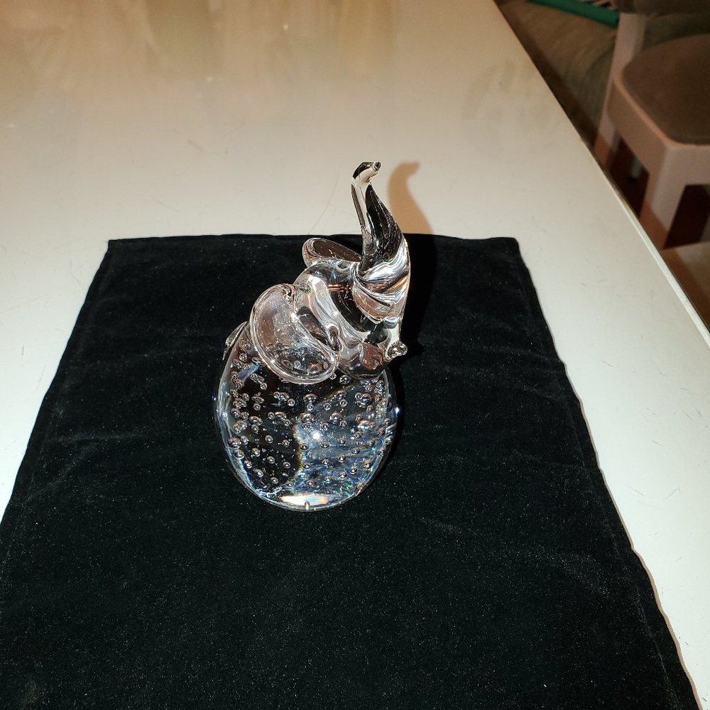 BEAUTIFUL HEAVY GLASS ELEPHANT